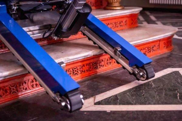 Elektrischer Treppensteiger (420kg) mit Zustellung