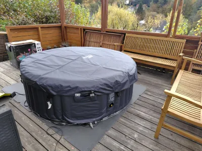 Whirlpool MSpa AURORA 6 Personen Ø204x70cm - LED Beleuchtung aufblasbar.