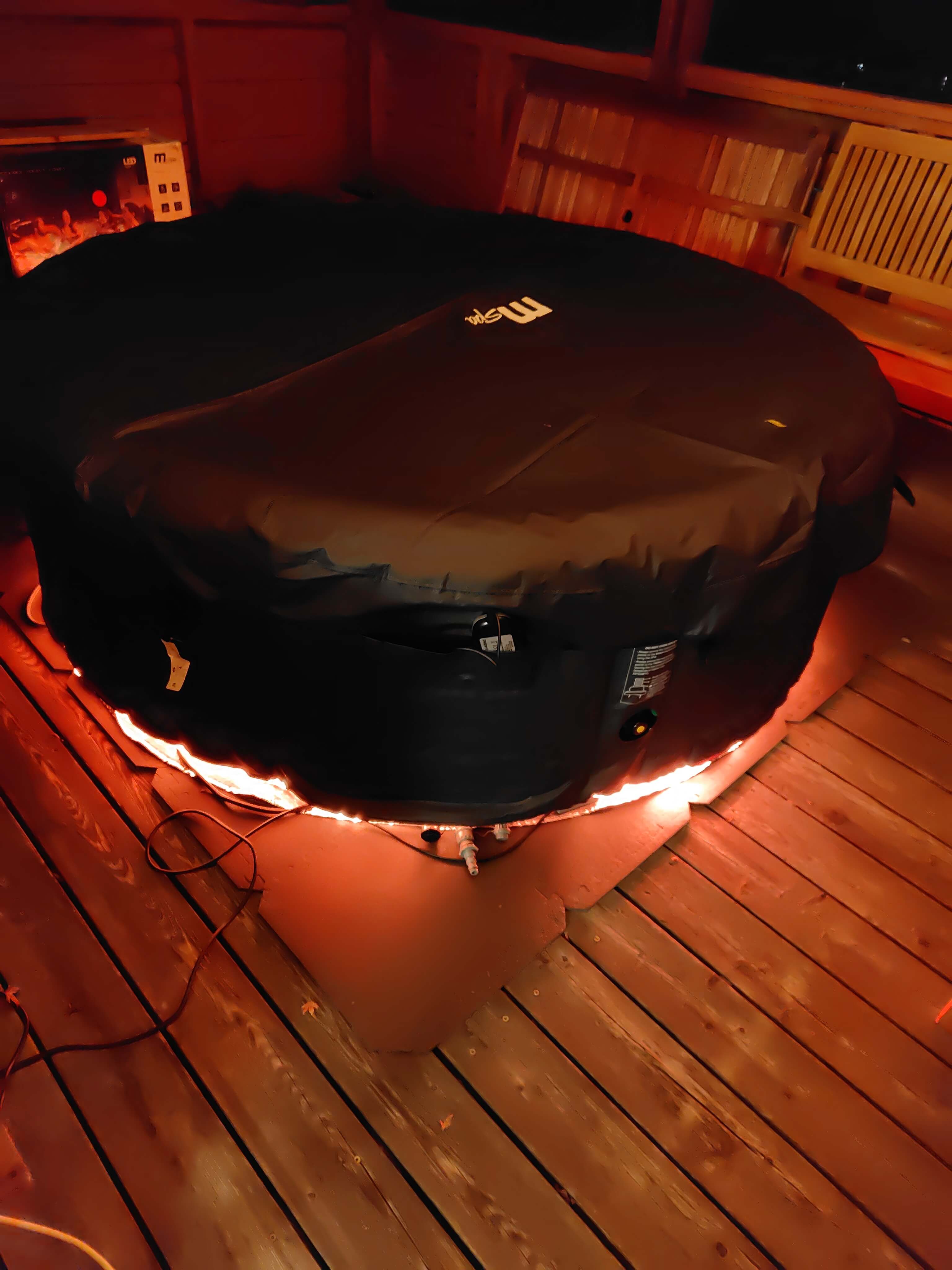 Whirlpool MSpa AURORA 6 Personen Ø204x70cm - LED Beleuchtung aufblasbar. - e16abc85-bec7-457e-86ce-43b2d6023fe7