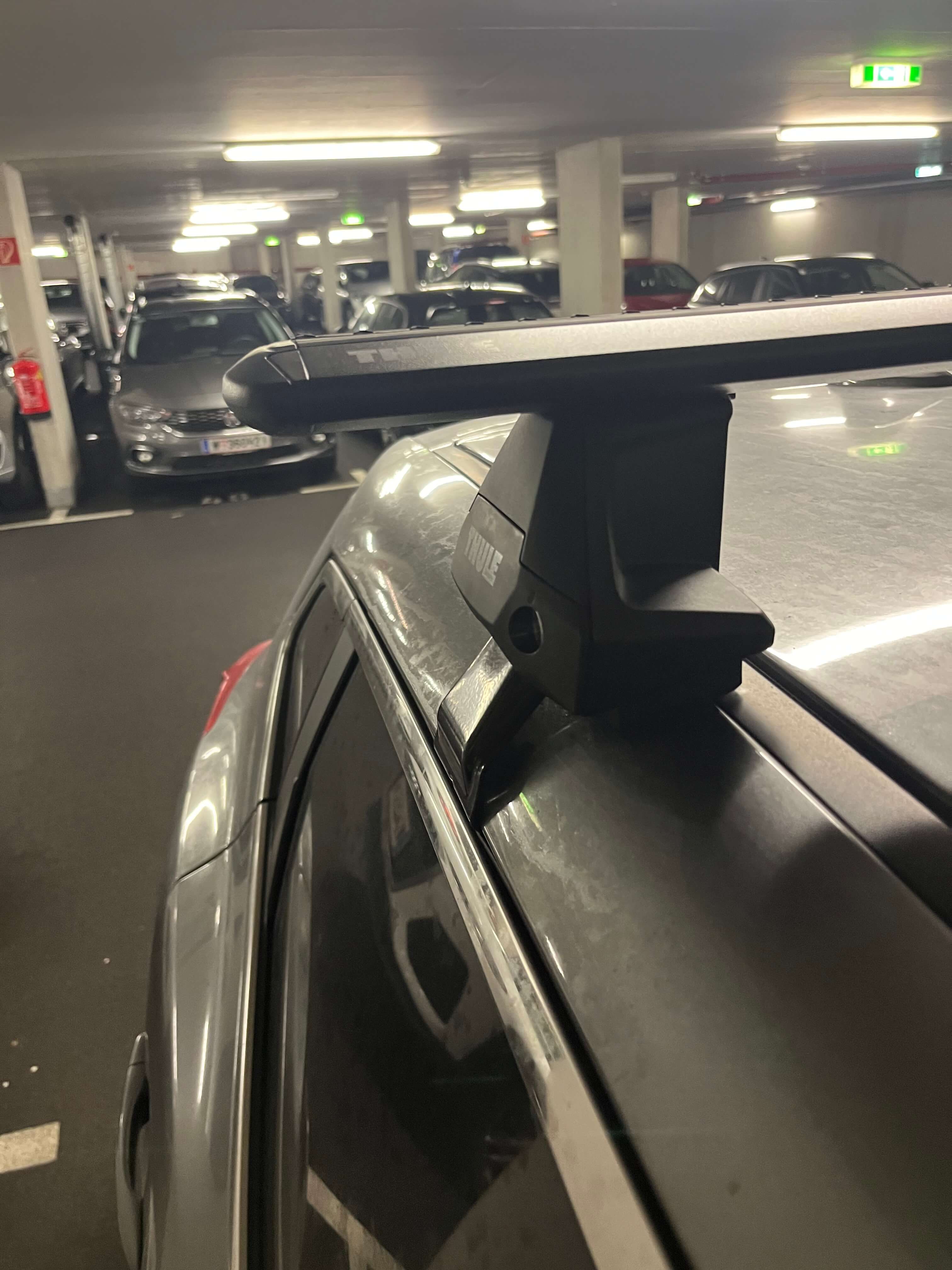 Thule Dachträger - 4e902ea4-1cb5-4912-ab0a-0f9d3a81638a