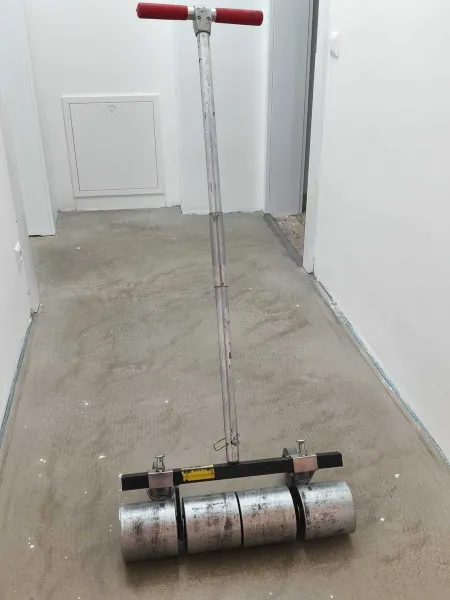 Linowalzen zum Anwalzen bei der Verklebung von Bodenbelägen - Linoleum-Andruckwalze 4-teilig 50 kg