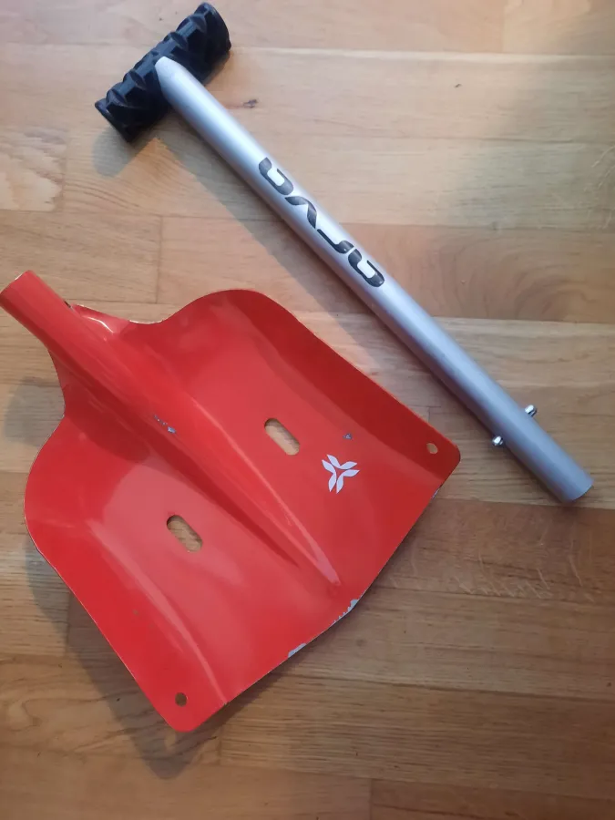 Lawinenschaufel / Spaten