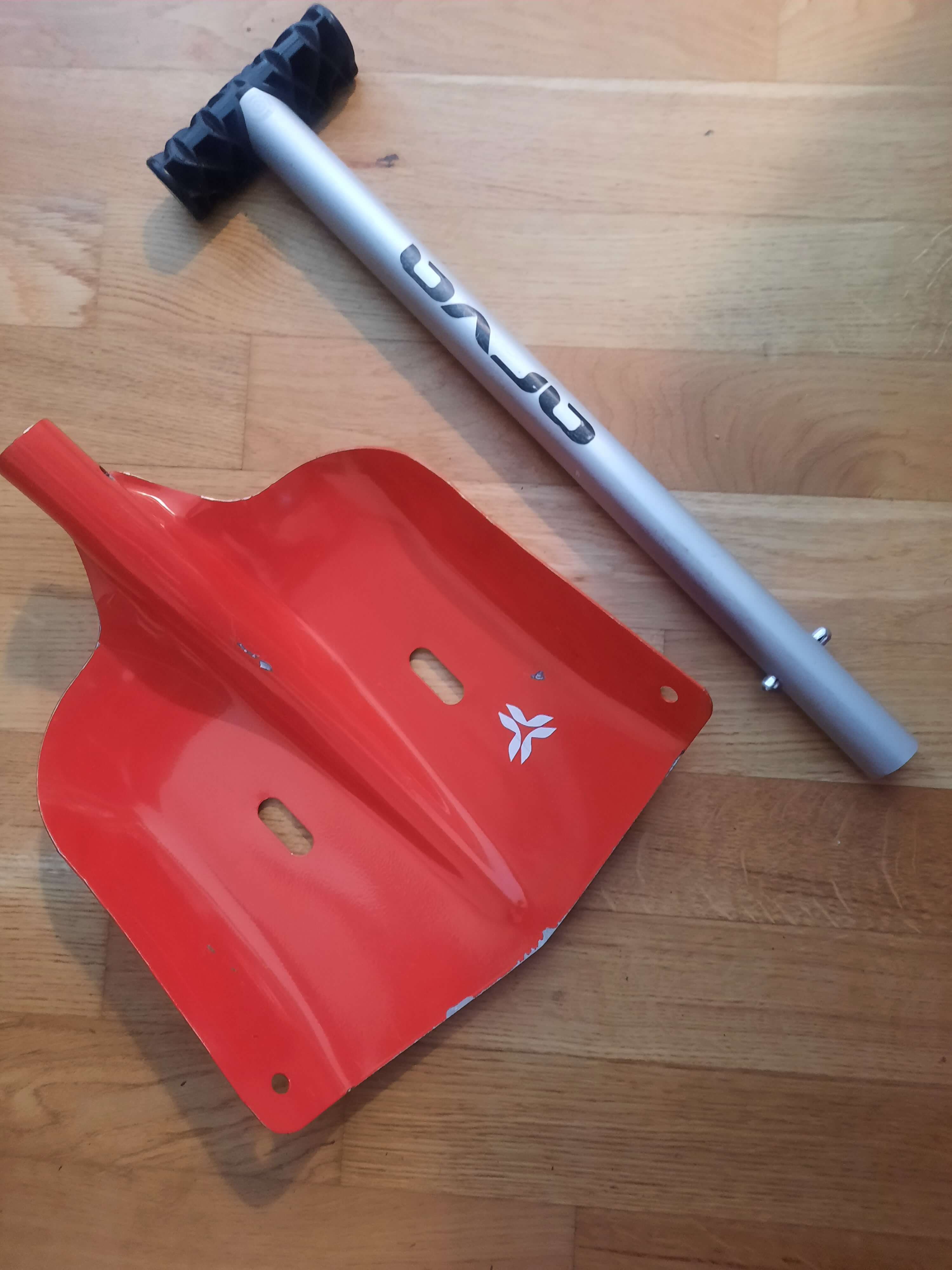 Lawinenschaufel / Spaten