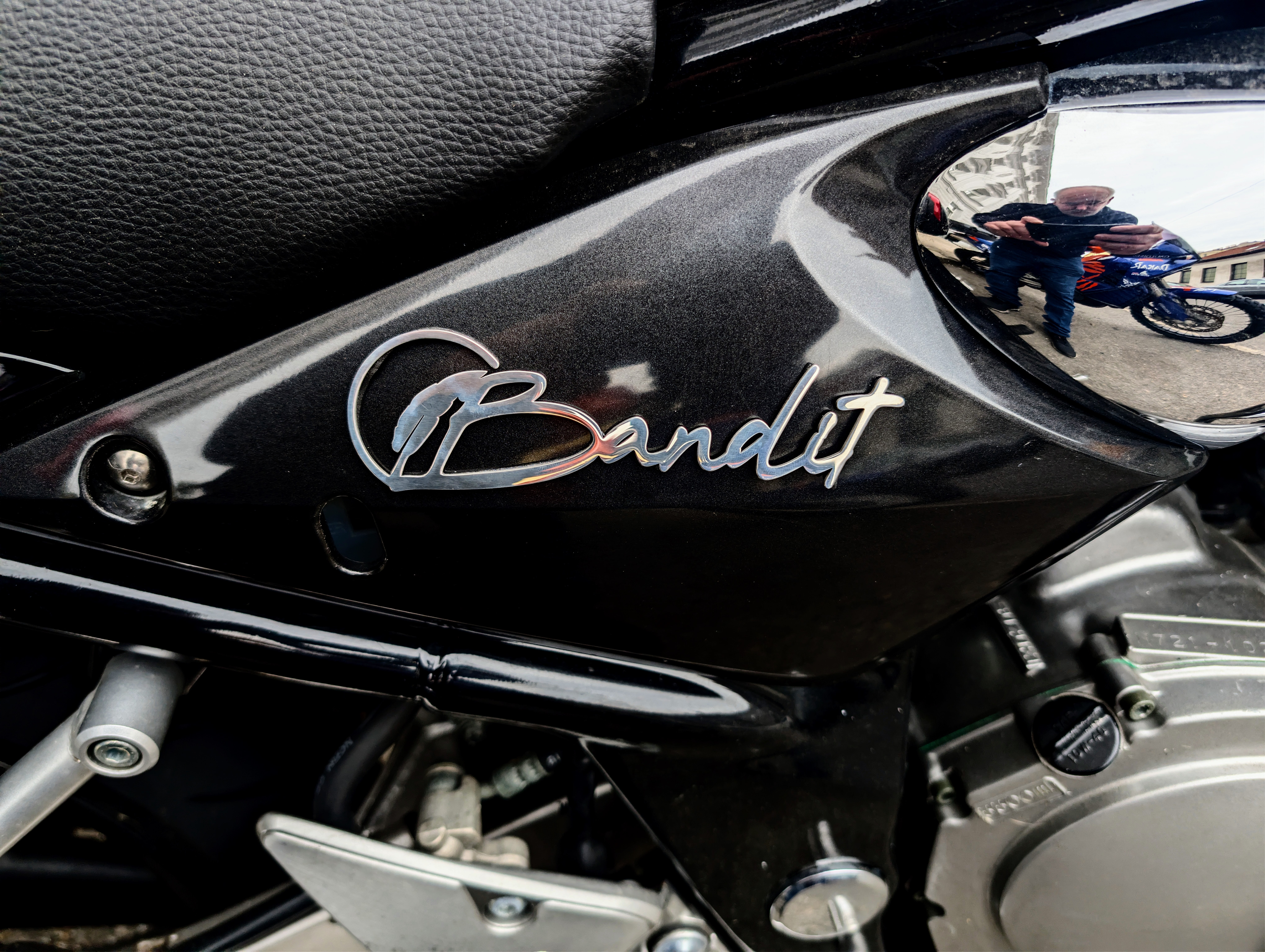 Suzuki Bandit 600 - c39d2f1f-e3f9-4751-afc2-f0b73fbc8261