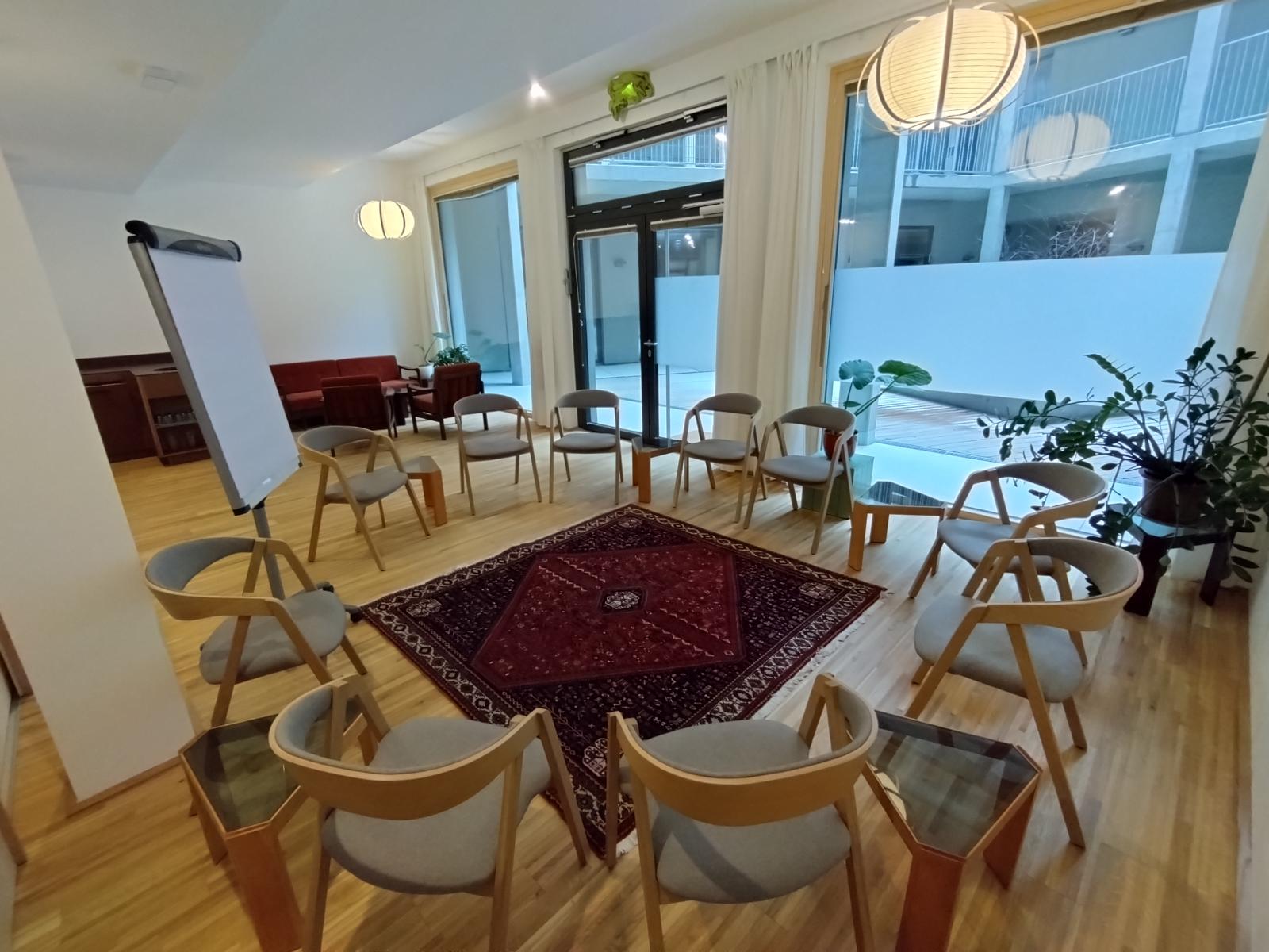 heller, gemütlicher Seminarraum / Gruppenraum (45m²) - a703dc96-cf64-4a2b-b15c-7ba7e2853a2d