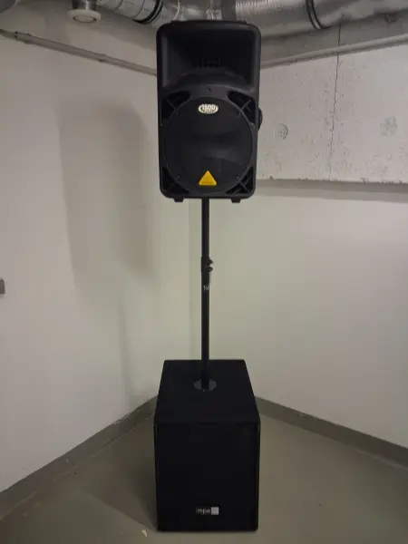 Kompaktes Bass-Soundset mieten / Subwoofer + Aktivbox & Distanzstange