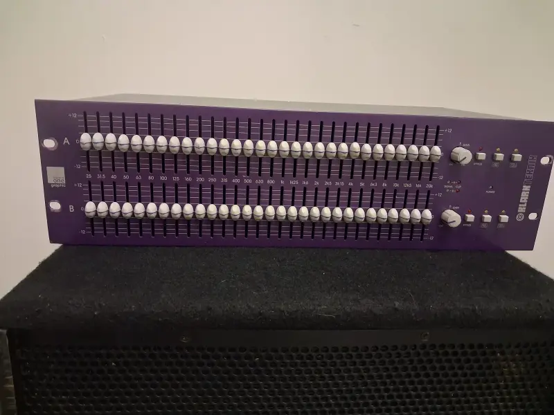 Klark Teknik Square One Graphic EQ – Professioneller 2-Kanal 30-Band Equalizer