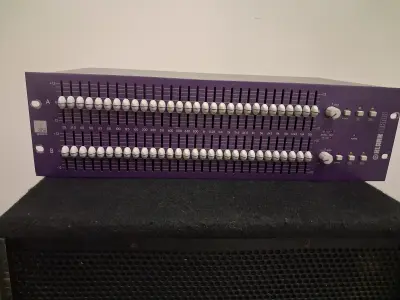 Klark Teknik Square One Graphic EQ – Professioneller 2-Kanal 30-Band Equalizer