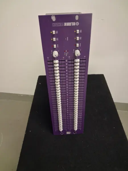 Klark Teknik Square One Graphic EQ – Professioneller 2-Kanal 30-Band Equalizer