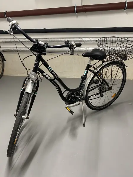 Damenfahrrad mit Korb