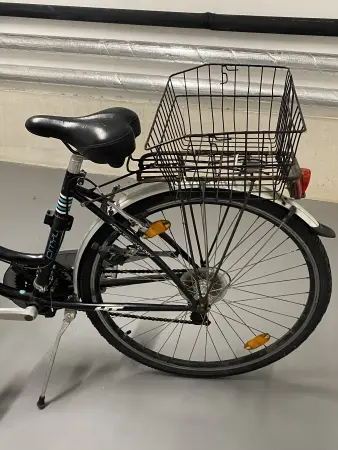 Damenfahrrad mit Korb