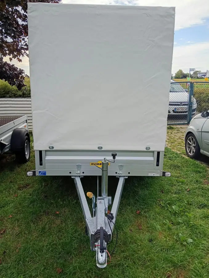 Humbaur Anhänger mit Planenaufbau 1.5t