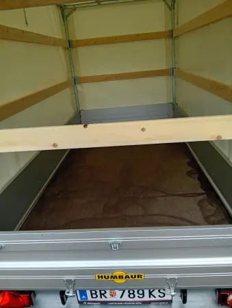 Humbaur Anhänger mit Planenaufbau 1.5t