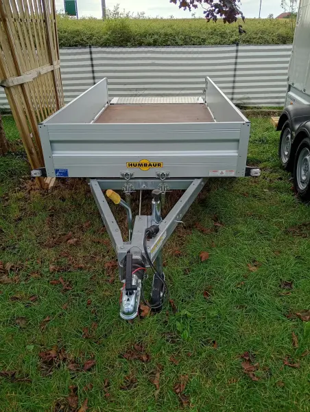 Humbaur Anhänger mit Kippfunktion 1.3t