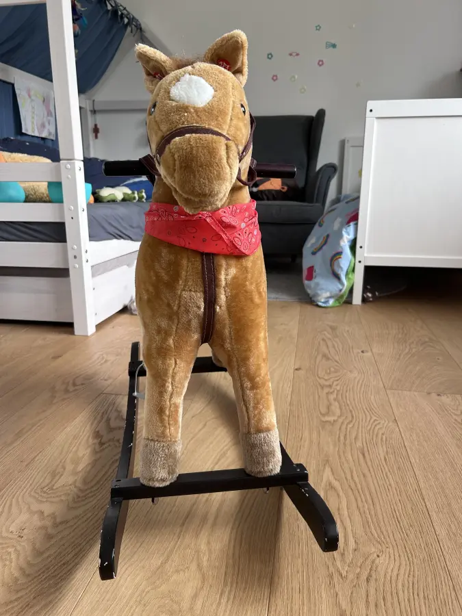 Schaukelpferd Plüsch