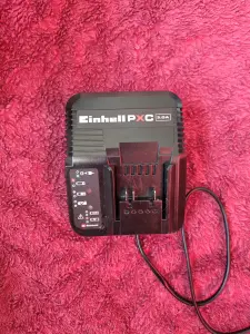 Einhell Akku Ladegerät 