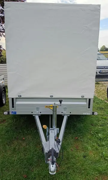 Anhänger Humbaur mit Planenaufbau 1.5t 